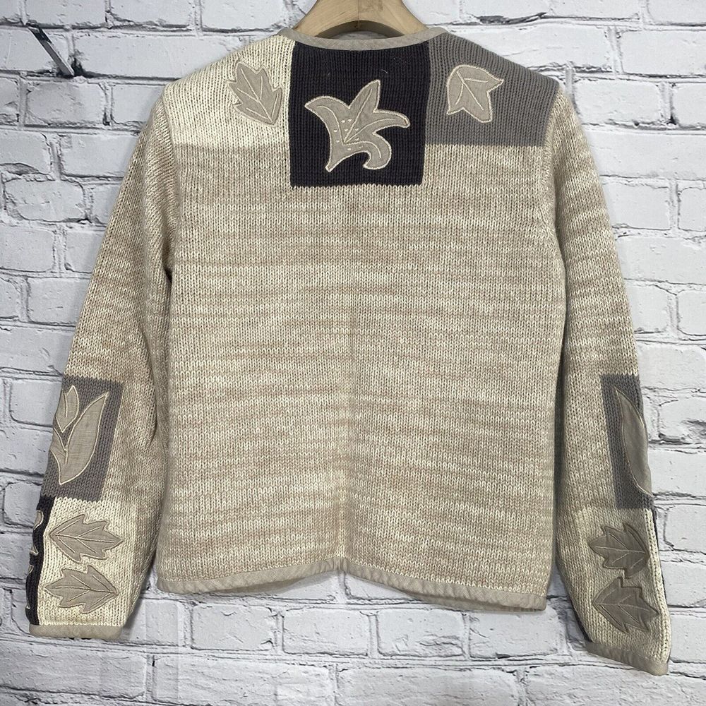 Orvis Womens Sweater Size S Beige Gray Cardigan Embroidered Leaves Cottage VTG - Picture 2 of 16